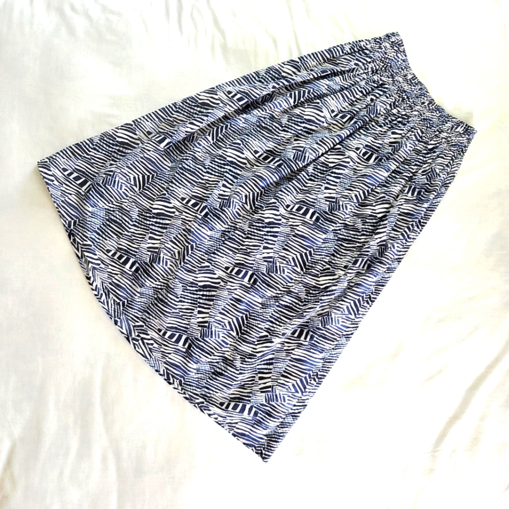 NWT Esprit Geometric Smocked Waist A Line Midi Skirt Size 6‎